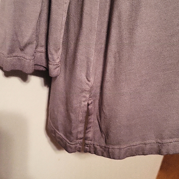 *NEW* STYLE & CO Women's Grey V-Neck Long Sleeve Loose Flowy Top Size Medium. - Picture 3 of 3